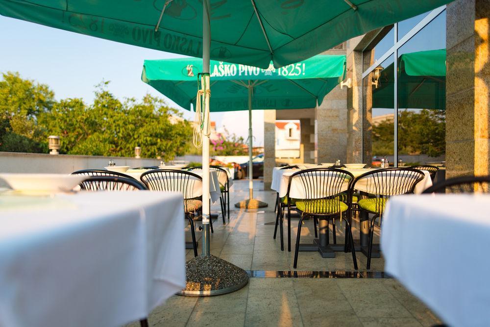 Downtown Private Rooms Mandic Supetar Exterior foto