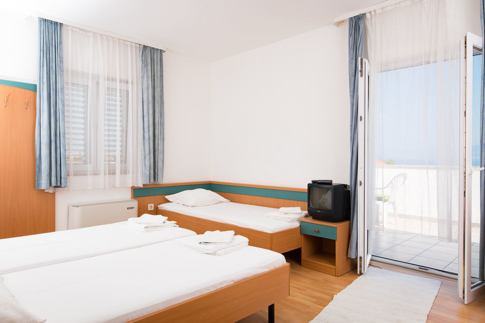 Downtown Private Rooms Mandic Supetar Exterior foto